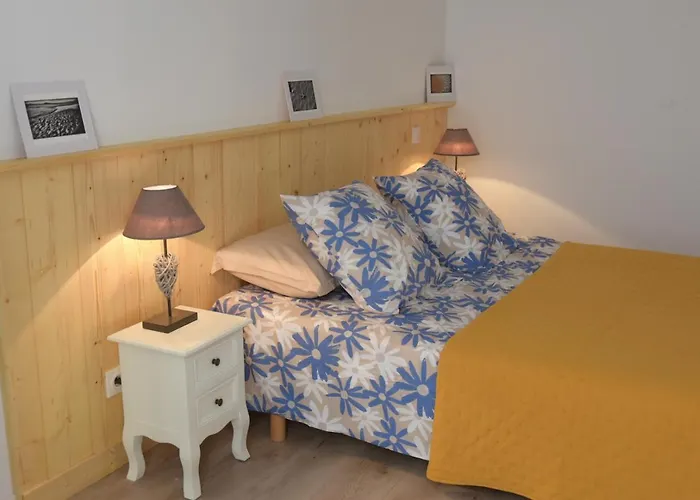 Logement Spacieux Au Calme - Plage Des Chalets
